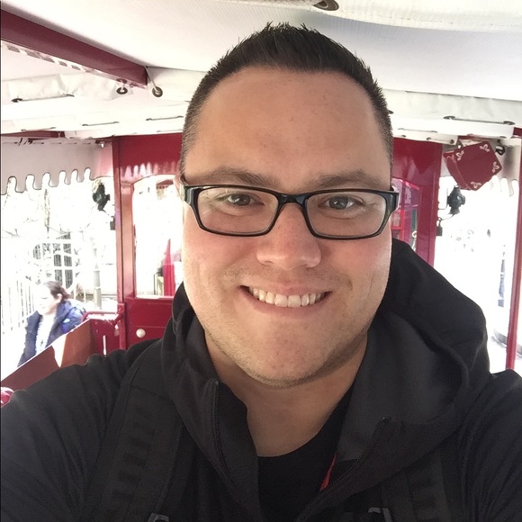 Meet your Posher, Dennis - Picture 1 of 1